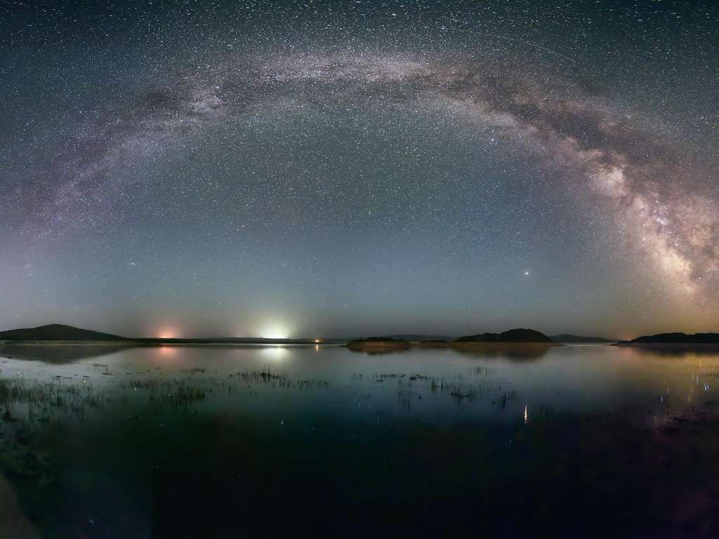 The Duolun Lake under the Milky Way, in Inner Mongolia, China | Photo: © iStockphoto.com/bjdlzx The Duolun Lake under the Milky Way, in Inner Mongolia, China | Photo: © iStockphoto.com/bjdlzx